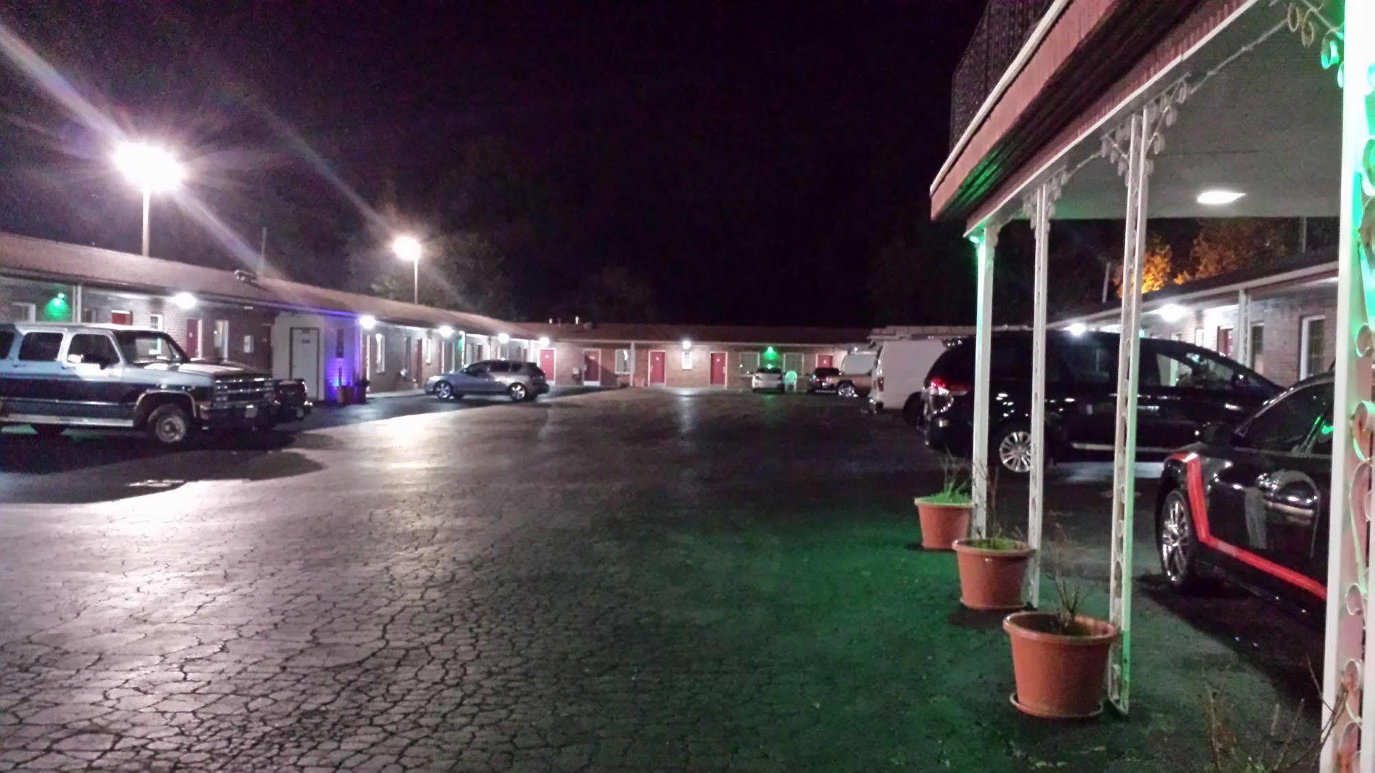 American Inn Sedalia Exterior photo